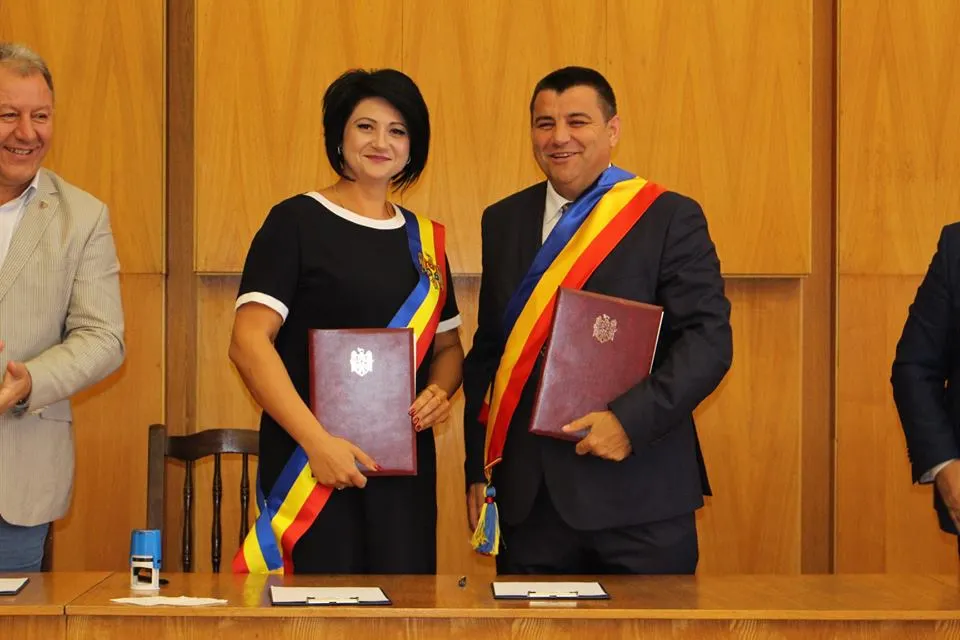 Mai multe comune din Bistrița-Năsăud au semnat acorduri de înfrățire cu localități din Republica Moldova (FOTO)