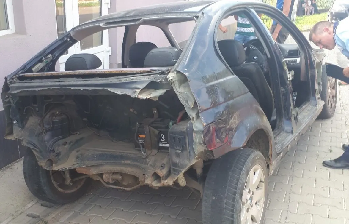 Reținut pentru 24 de ore după ce s-a urcat la volan deși nu avea permis și a accidentat o copilă de 13 ani