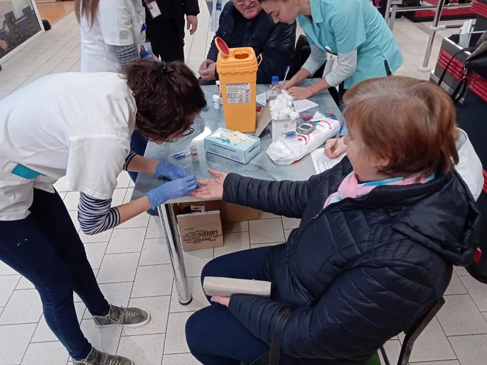 De Ziua Mondială a Diabetului, bistrițenii beneficiază de testări gratuite ale glicemiei (FOTO)