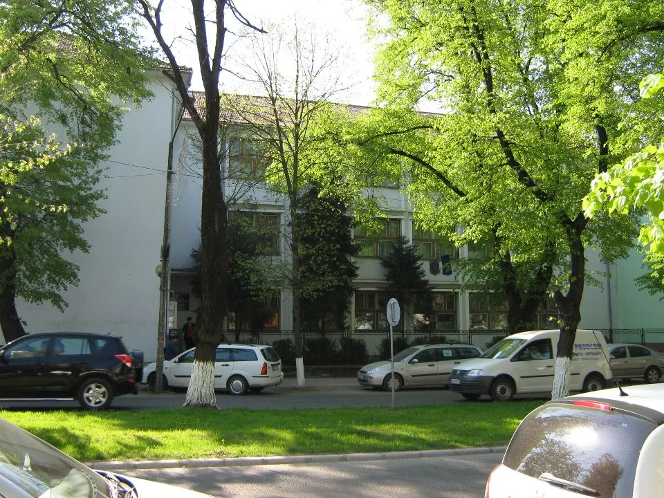Proiectul privind reabilitarea și modernizarea Liceului Tehnologic de Servicii Bistrița, în faza precontractuală. Lucrările sunt estimate la 7,7 milioane lei