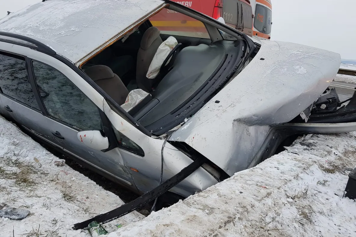 Accident rutier soldat cu cinci victime, provocat de un șofer din Bistrița-Năsăud