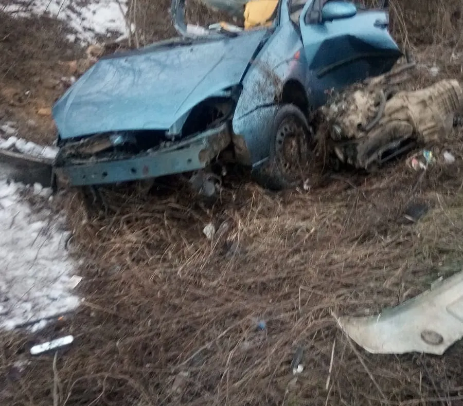 Șoferul unui autoturism înmatriculat în Bistrița-Năsăud și-a pierdut viața într-un accident produs în judeţul Caraş-Severin (FOTO)