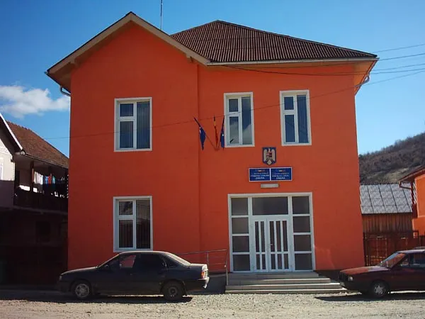 Secretar de primărie din Bistrița-Năsăud și un agent agricol, trimiși în judecată de DNA