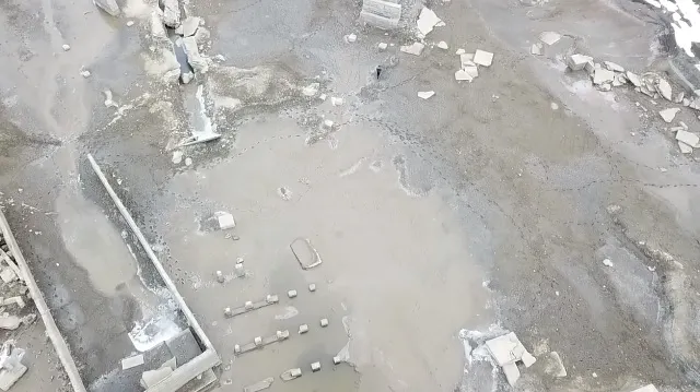 Imagini inedite: Lacul Colibița din Bistrița-Năsăud, golit parțial, a scos la suprafață adevărate ruine (FOTO/VIDEO)