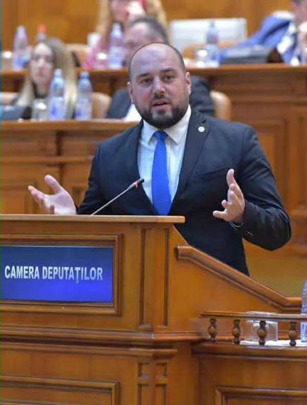Ionuț Simionca: La Bistrița, pesediștii au semnat un contract pentru care nu există nicio garanție că va fi realizat vreodată! Probabil că au mari datorii la firmele de casă și s-au gândit cum să împace și capra și varza