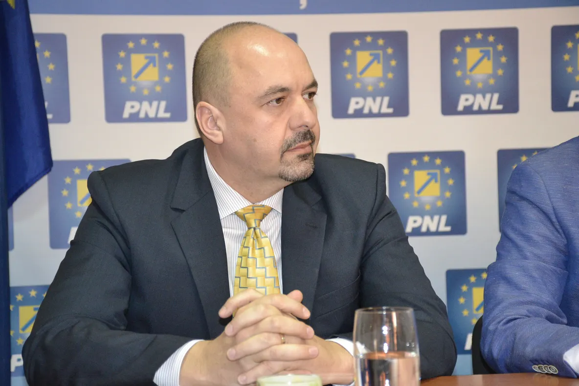 Ovidiu Florean (PNL B-N): ”Suntem județul cu cele mai multe procese în care este este implicată o instituție publică!”