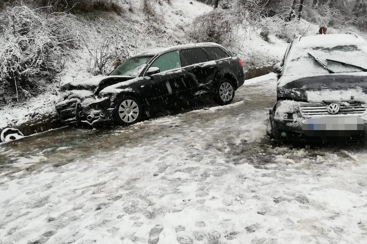 Accident pe DN17, în Mureșenii Bîrgăului! Cinci persoane au fost rănite