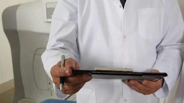 Pacienții din Bistrița-Năsăud, chestionați pentru a afla cât de mulțumiți sunt de serviciile medicale de care pot beneficia în județ