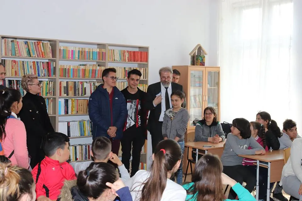 Nouă bibliotecă școlară pentru elevii din localitatea Viile Tecii, județul Bistrița-Năsăud (FOTO)