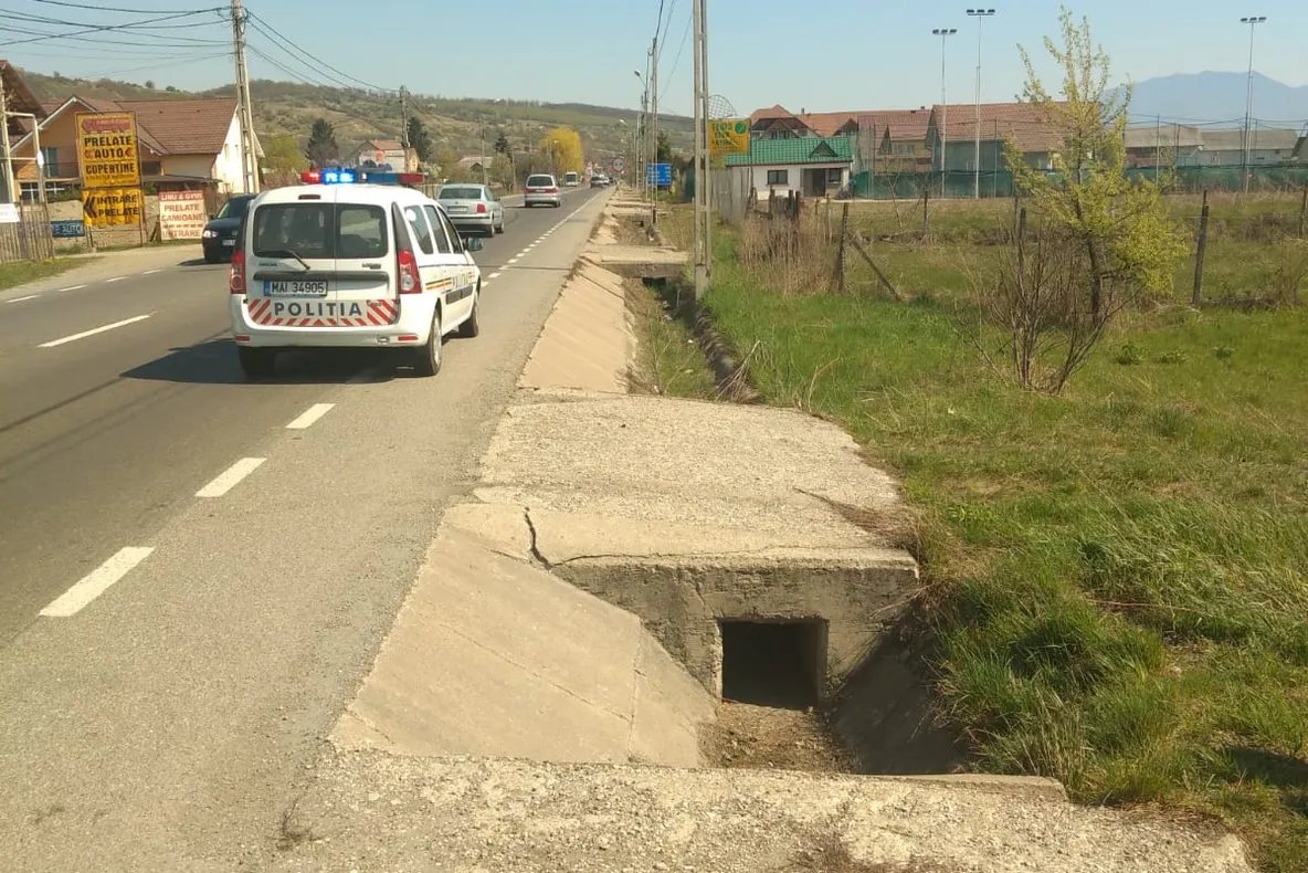 Biciclist acroșat de un camion condus de un sucevean, pe DN 17, în Bistrița