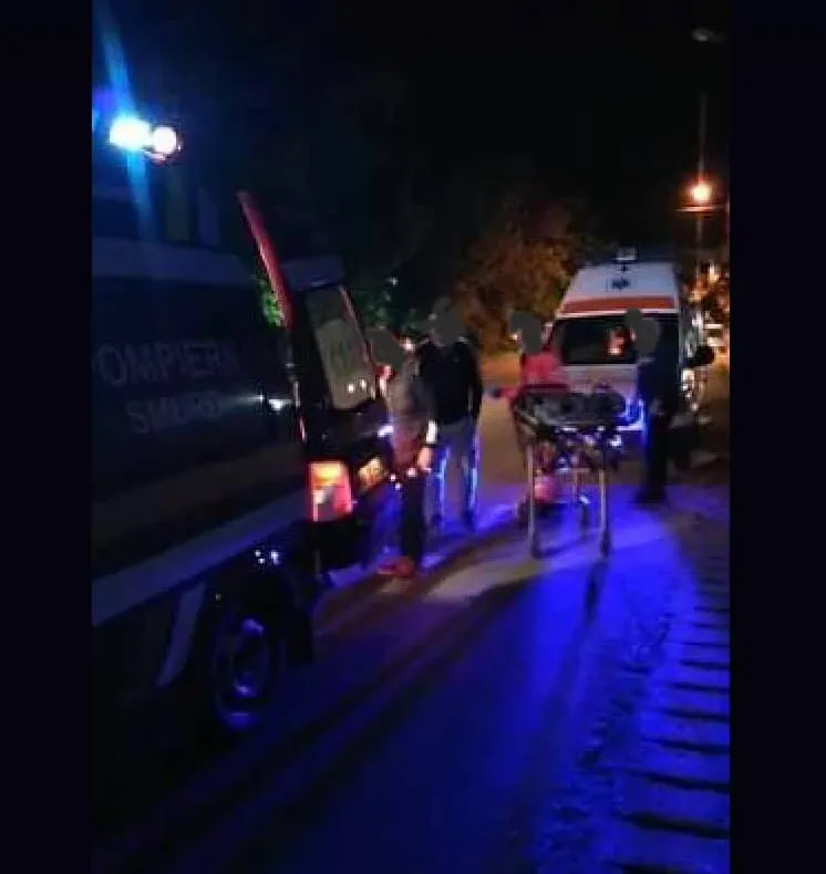 Accidentat de un autocar în timp ce traversa strada pe trecerea de pietoni
