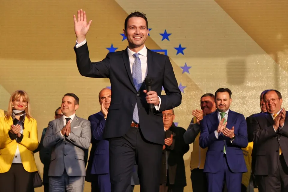 Robert Sighiartău: ”Le mulțumesc tuturor bistrițenilor pentru votul de duminică! Urmează schimbarea în bine a României!"