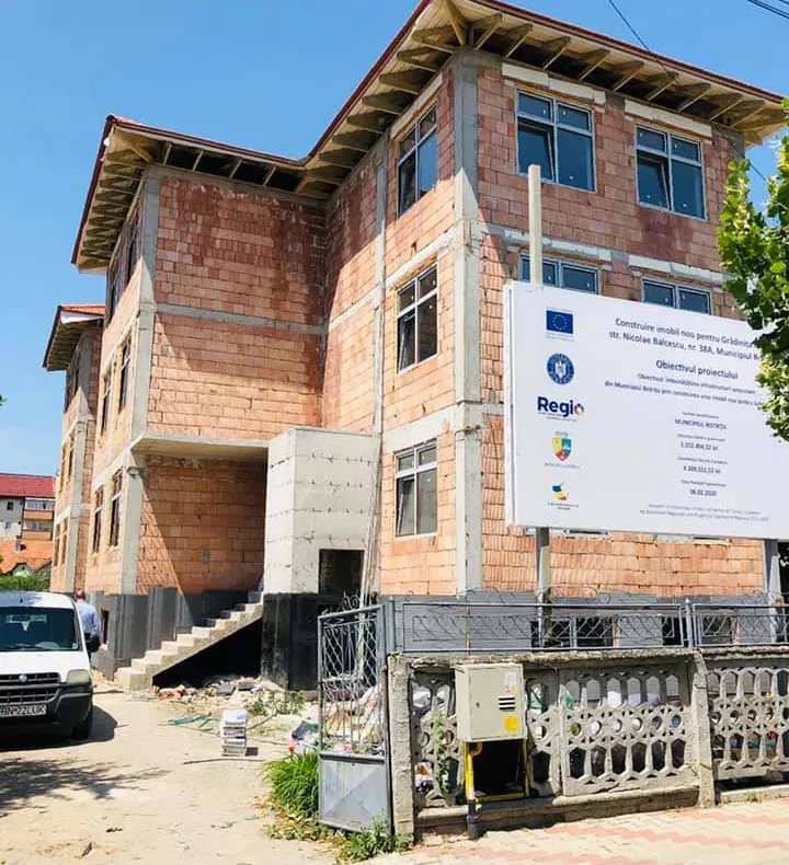 Până la finele acestui an, lucrările la gărdinița de pe strada Nicoale Bălcescu din Bistrița ar putea fi finalizate