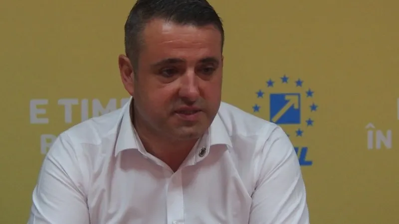 Ioan Turc, despre lucrările efectuate de Primăria Bistrița la Piața Decebal: ”Cei din Primărie au ratat poate singura lor ocazie de a face ceva cu adevărat bun pentru orașul ăsta!”