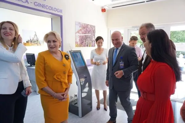 Premierul Viorica Dăncilă și câțiva miniștri ai Cabinetului său, în vizită la Spitalul Județean de Urgență Bistrița