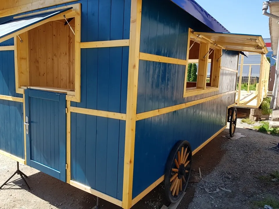 Direcția Silvică-Năsăud confecționează trăsuri tip fast-food (FOTO/VIDEO)