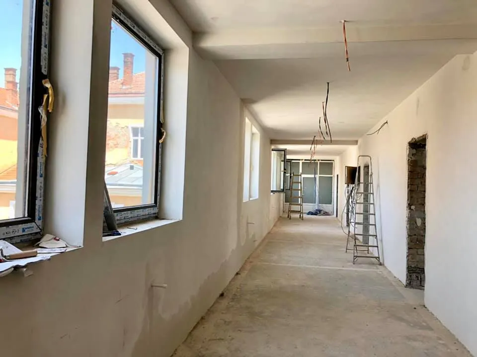 Mai multe școli din municipiul Bistrița, în plin proces de reabilitare și modernizare (FOTO)