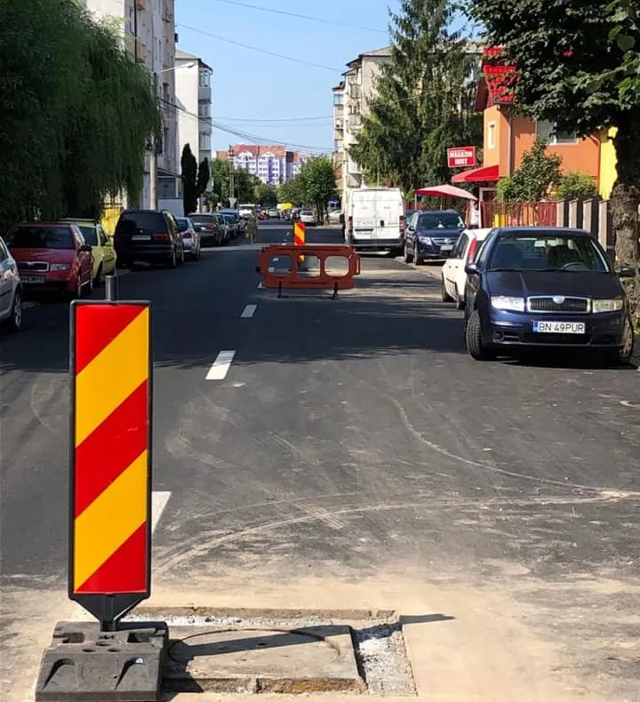 Pe 31 din cele 47 de străzi propuse pentru reabilitare din bordură în bordură s-a turnat asfalt (FOTO)