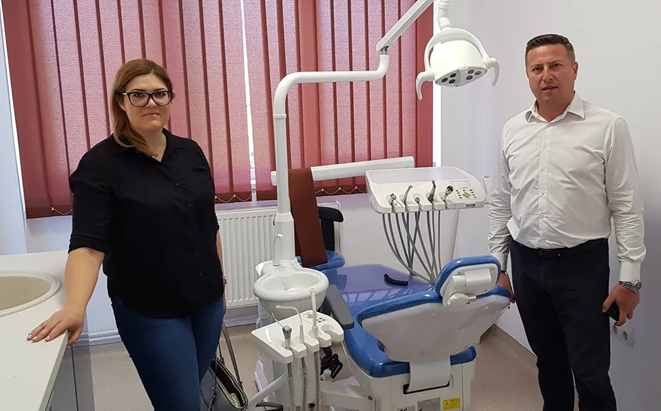 În orașul Sângeorz- Băi s-a amenajat un cabinet stomatologic școlar (FOTO)