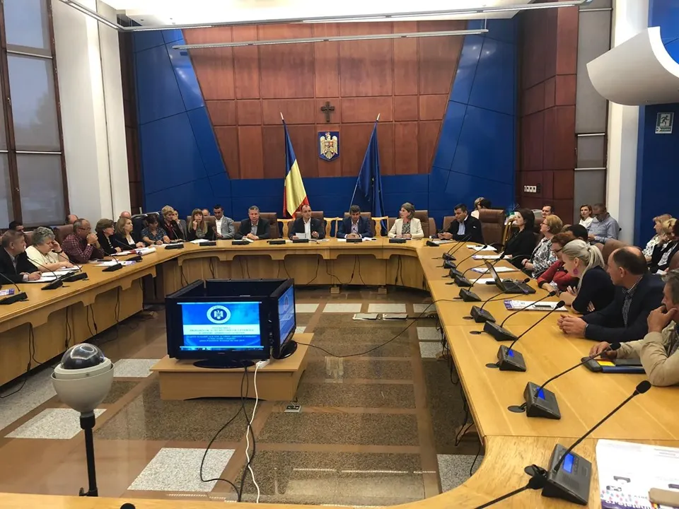 Primarii și secretarii unităților administrativ-teritoriale din Bistrița-Năsăud, instruiți cu privire la organizarea alegerilor prezidențiale