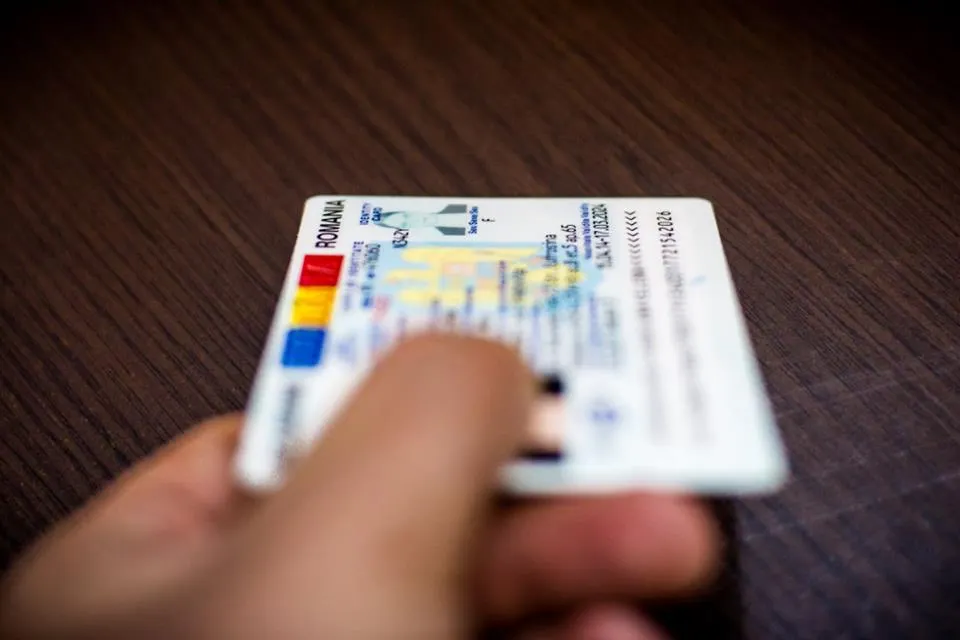 Dosar penal pentru un bărbat din Bistrița-Năsăud care s-a prezentat în locul unui prieten la un examen