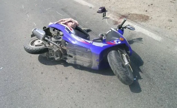 Tânăr din Bistrița-Năsăud, inconștient după ce s-a răsturnat cu mopedul! A fost solicitat elicopterul SMURD