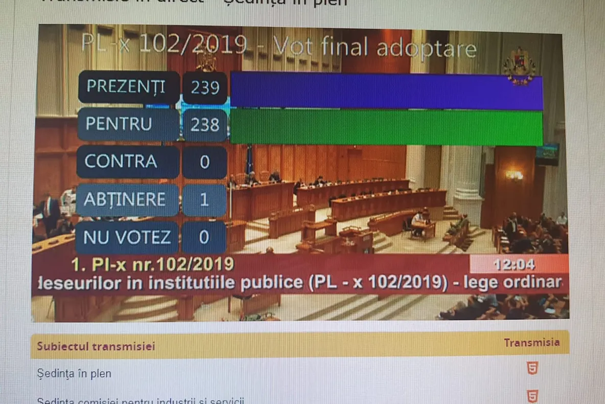 O inițiativă USR privind colectarea selectivă, adoptată de Parlament! Sunt vizate toate unitățile școlare