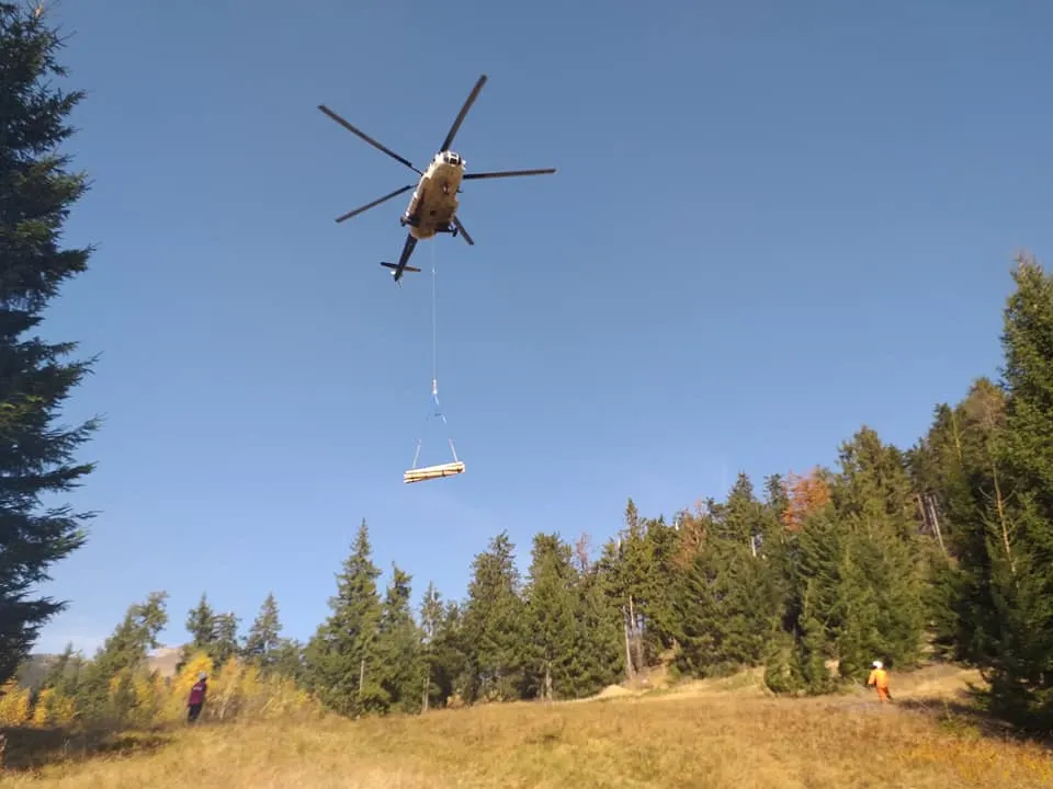 Elicopter al Inspectoratului General de Aviație,în misiune în Bistrița-Năsăud (FOTO/VIDEO)