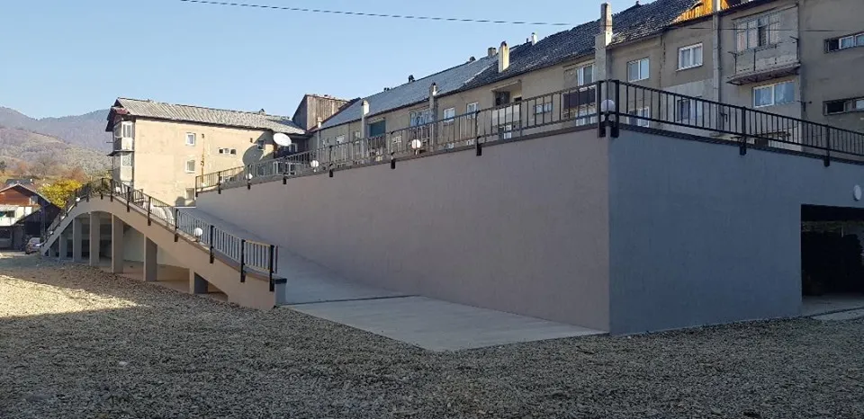 Prima parcare etajată din Bistrița-Năsăud, aproape finalizată (FOTO)