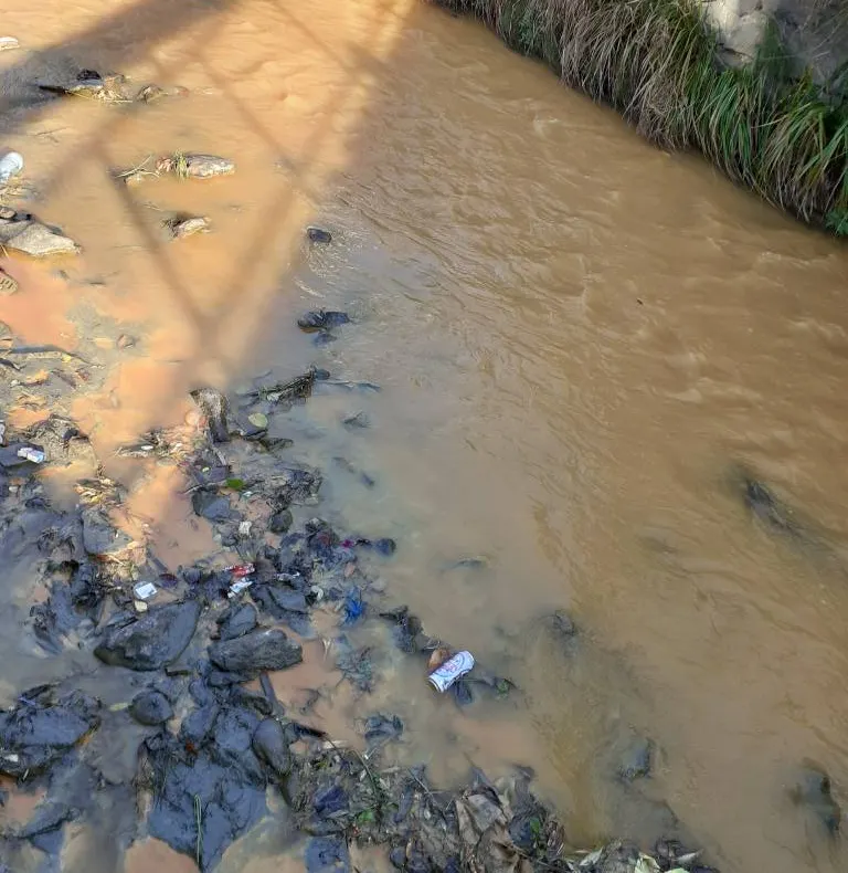 Poluarea accidentală de la mina din Valea Vinului a încetat! Ce măsuri s-au luat