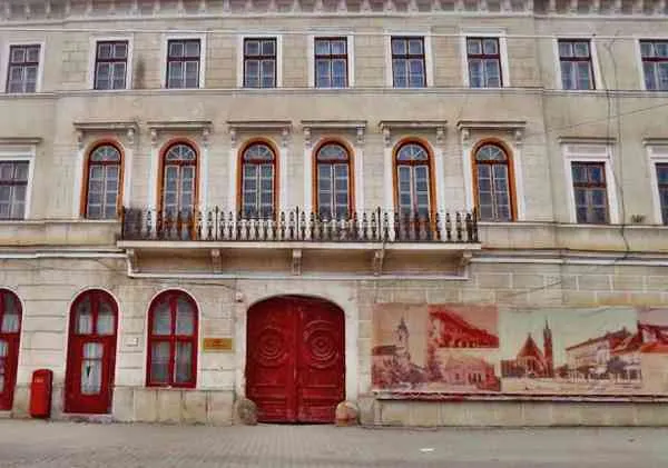 Noi pași pentru reabilitarea și modernizarea unei clădiri monument istoric din municipiul Bistrița