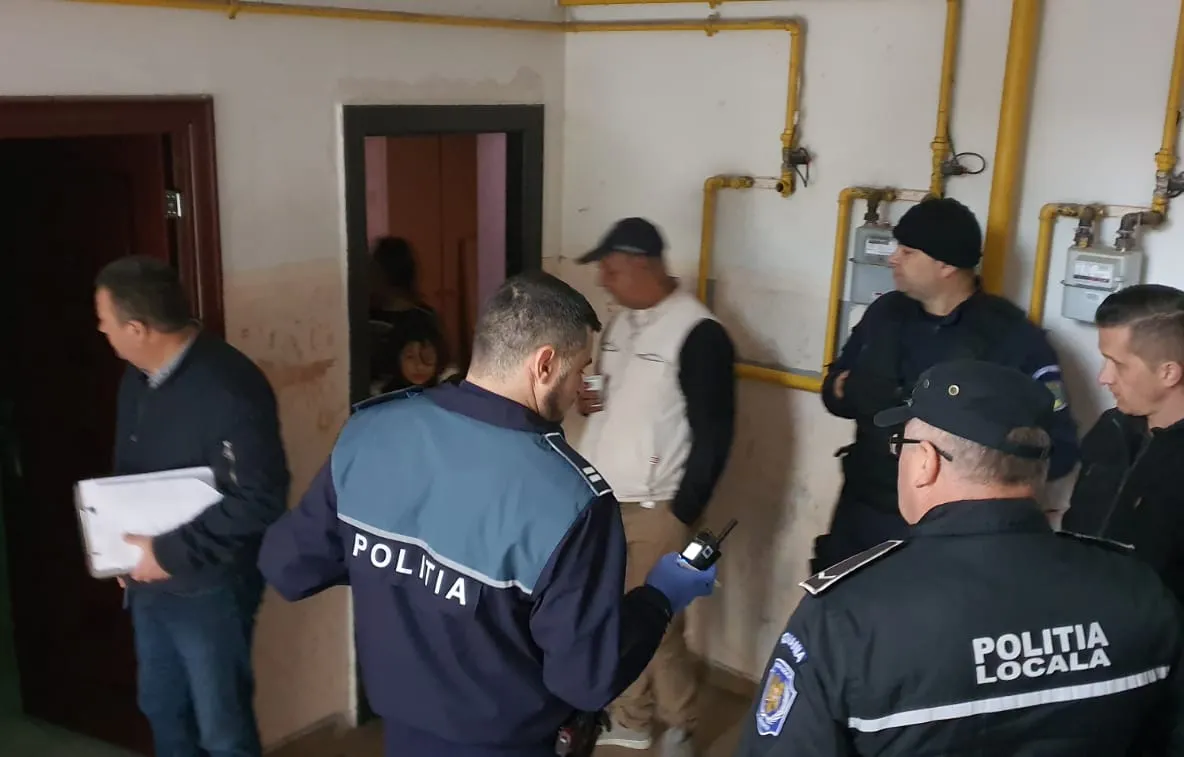 FOTO: Razii ale polițiștilor și jandarmilor în cartierul Viișoara din Bistrița! Au fost căutate inclusiv persoane dispărute