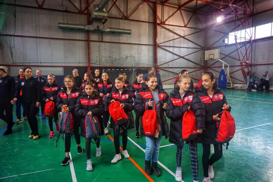 14 echipe de handbal din județ participă la programul ”Gloria Junior” (FOTO)