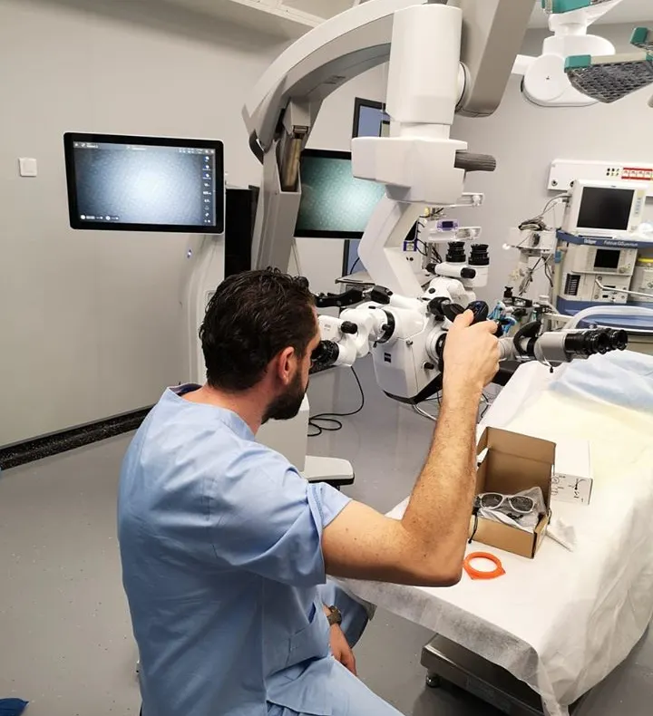 Microscop operator de ultimă generație, la Spitalul Județean de Urgență Bistrița (FOTO)