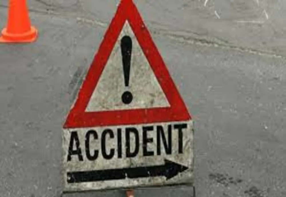 Accident pe DJ 172A, în Rusu de Jos! Un autoturism a lovit un stâlp de telefonie
