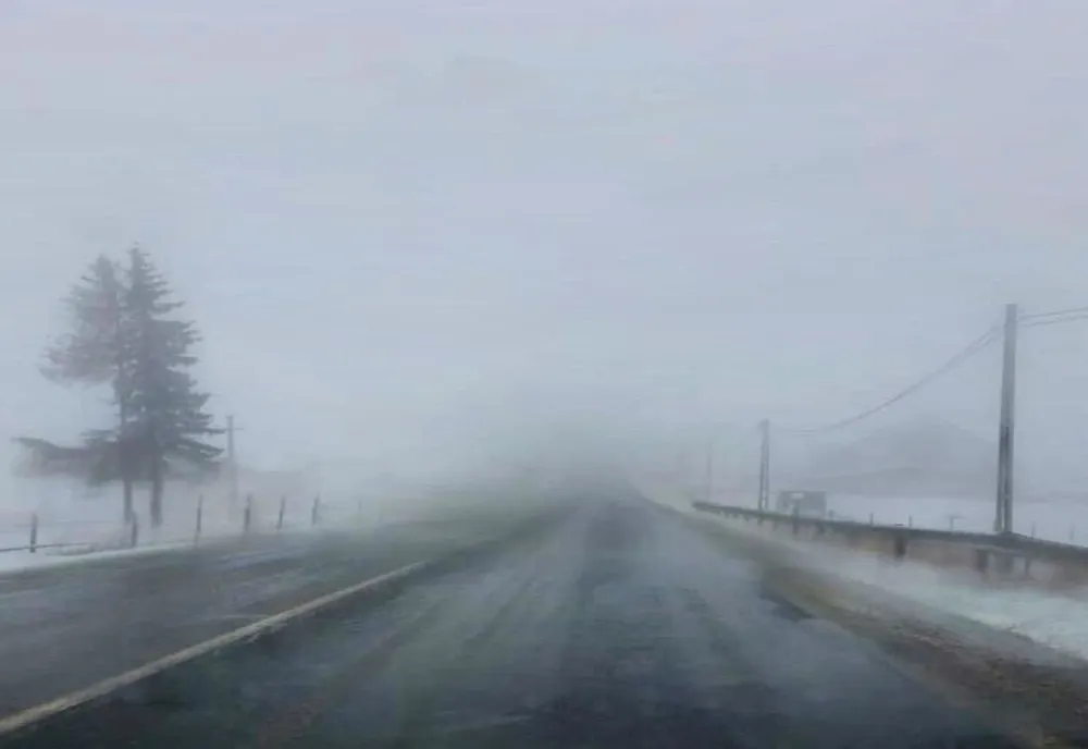 COD GALBEN și PORTOCALIU de intensificări ale vântului, precipitații și viscol la munte, în Bistrița-Năsăud