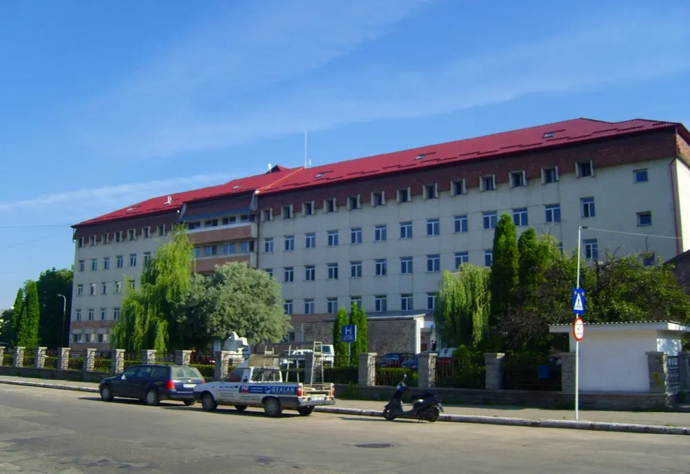 Spitalul Orășenesc "Dr. George Trifon" Năsăud, desemnat spital suport pentru suspecții sau bolnavii de CoVid-19 asimptomatici ori cu forme ușoare! Câte locuri sunt disponibile la nivel de județ