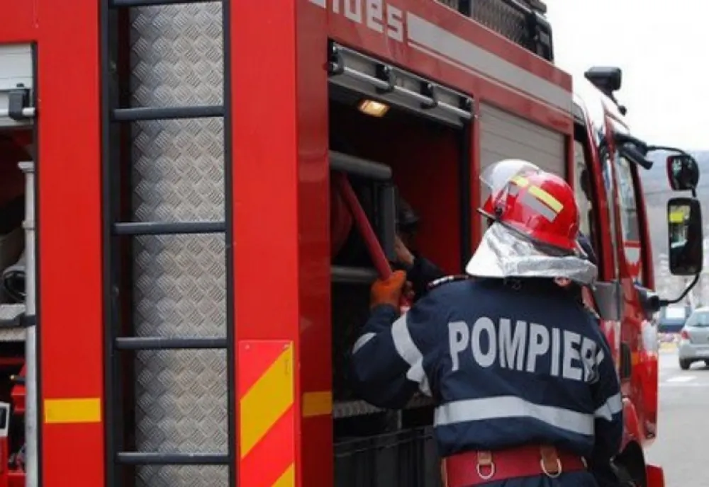 Sfaturile pompierilor bistrițeni, pentru sărbători petrecute în familie, în linişte şi siguranţă