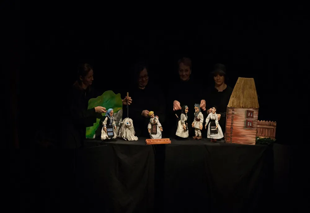 „Fata babei și fata moșului” și „Strada cu îngeri”, între  spectacolele online ale Teatrului „Puck” din Cluj-Napoca