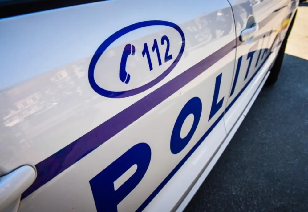 A accidentat cu autoutilitara o femeie și a plecat mai departe liniștit! Acum este cercetat