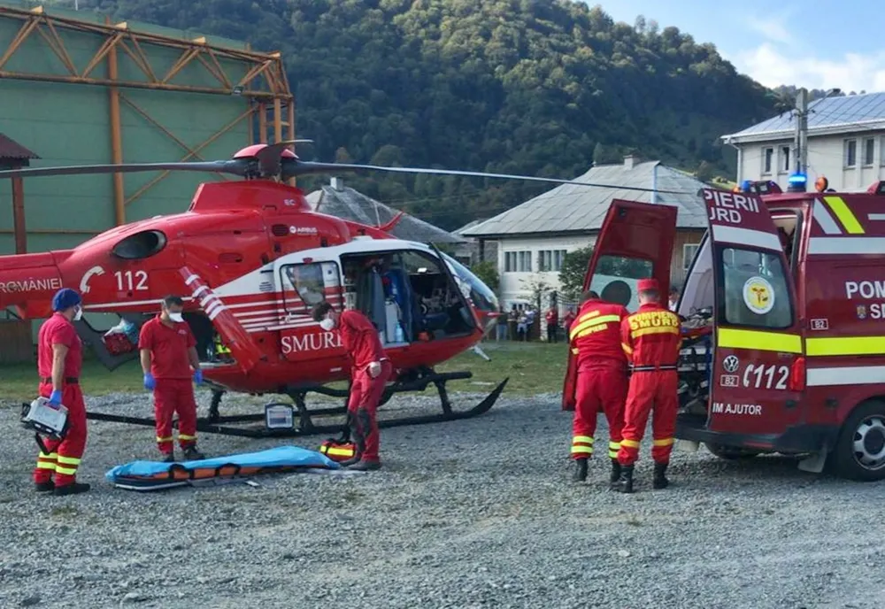 Bărbat în stare gravă, după ce a fost accidentat de un biciclist! A fost necesară intervenția elicopterului SMURD