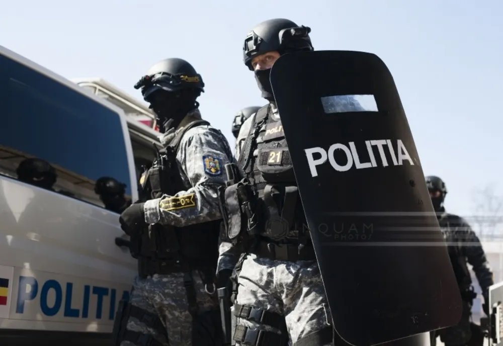 Tânăr violent din Rodna, săltat de polițiști! A fost nevoie de intervenția celor de la Acțiuni Speciale