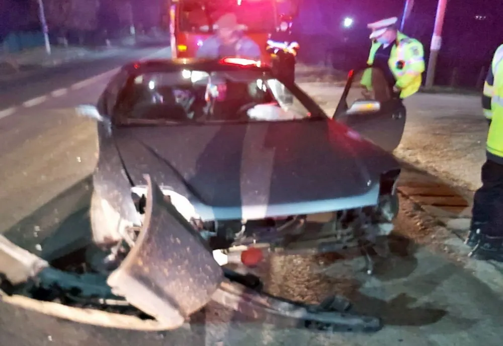 Accident la o intersecție de pe DN 17, în Crainimăt! O șoferiță a fost rănită
