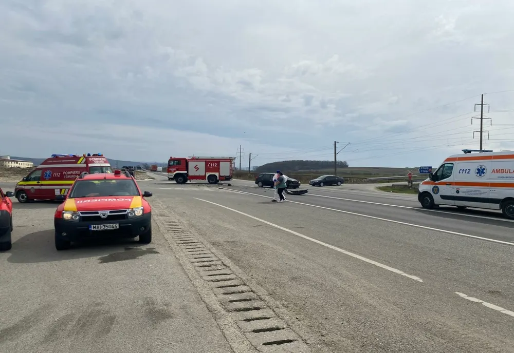 Cinci persoane, implicate într-un accident rutier la intersecția DN 17 cu DJ 172
