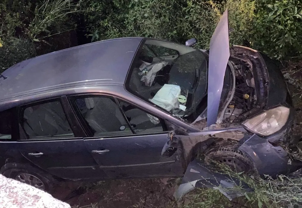 Doi tineri au ajuns noaptea trecută la spital, în urma unui accident în Salva