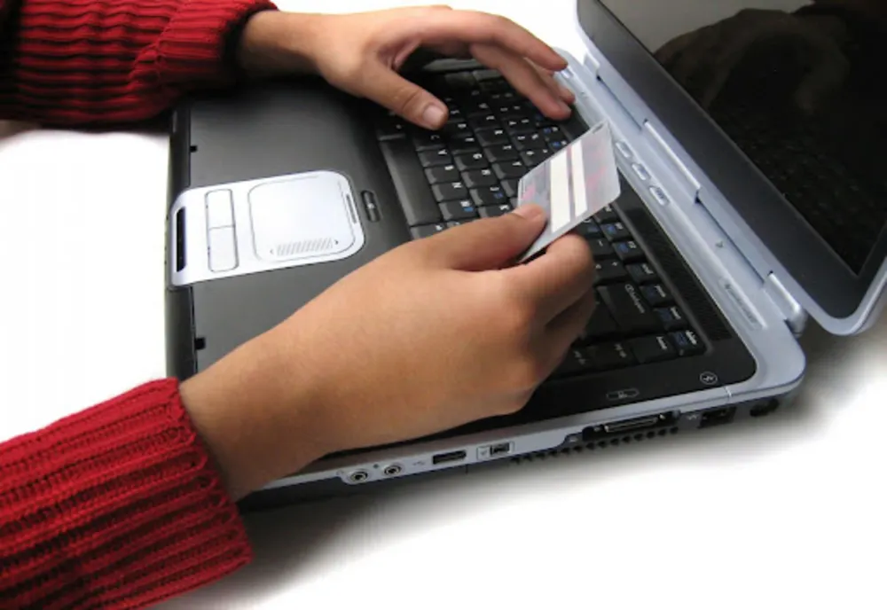 O  bistrițeancă, la un pas să cadă pradă unei înșelăciuni în mediul online