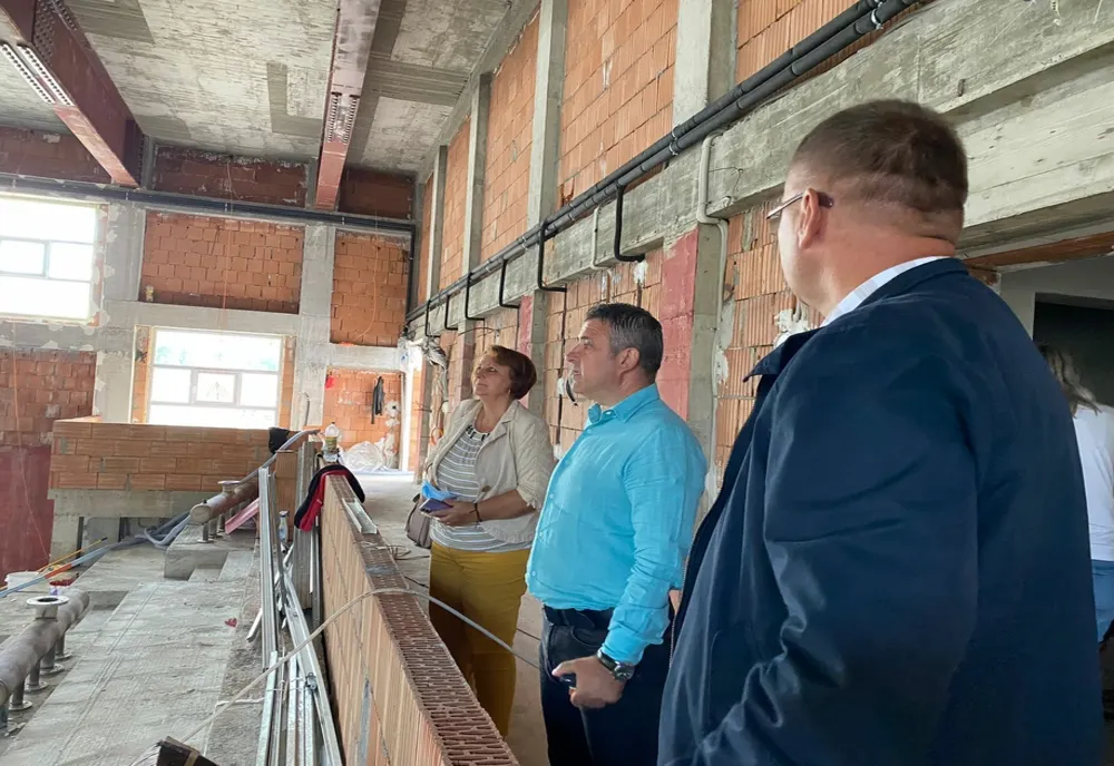 FOTO: Înainte de începerea anului școlar, primarul Ioan Turc a verificat starea școlilor din Bistrița
