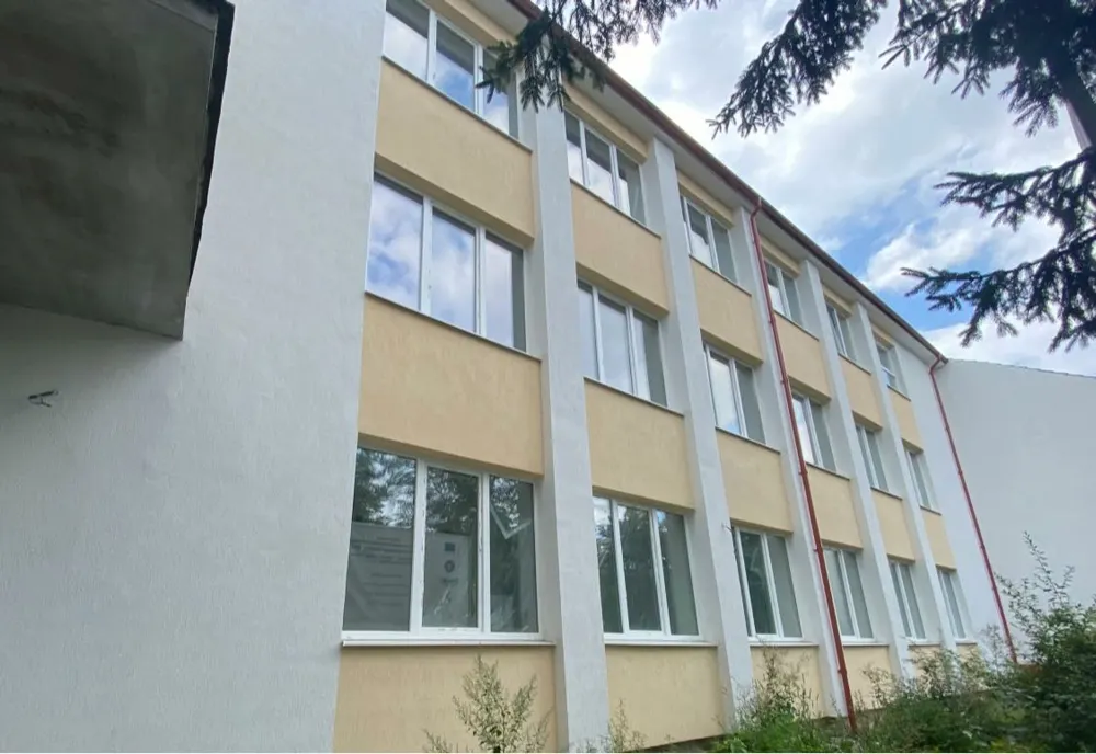 Lucrările la Liceul Tehnologic de Servicii Bistrița avansează! Când trebuie finalizată execuția