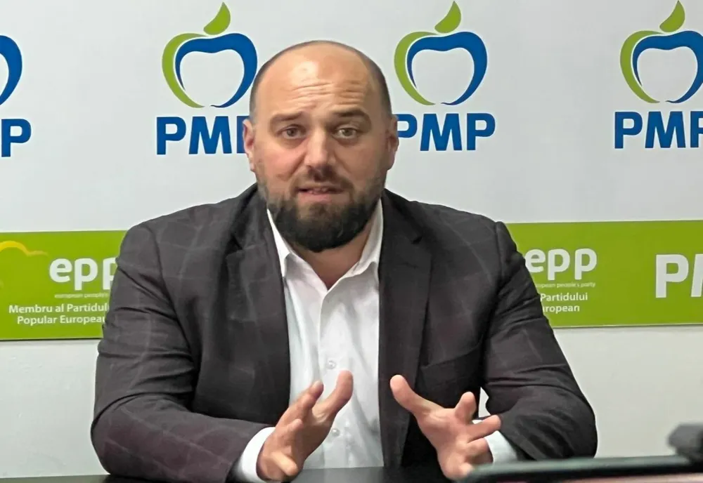 Ionuț Simionca: Criză? Nu există criză pentru PSD şi PNL, ci doar pentru români! "Domnilor" guvernanţi, ne-a ajuns cuţitul la os! 