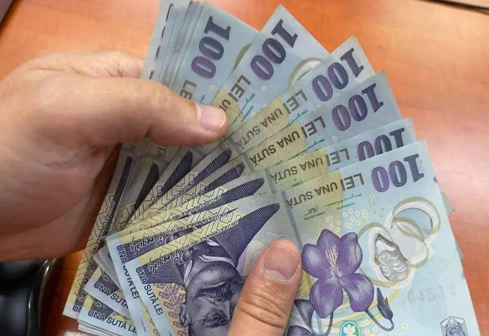 Măsuri de austeritate pentru români, majorări la bugetari - Ce salarii cresc în plină criză